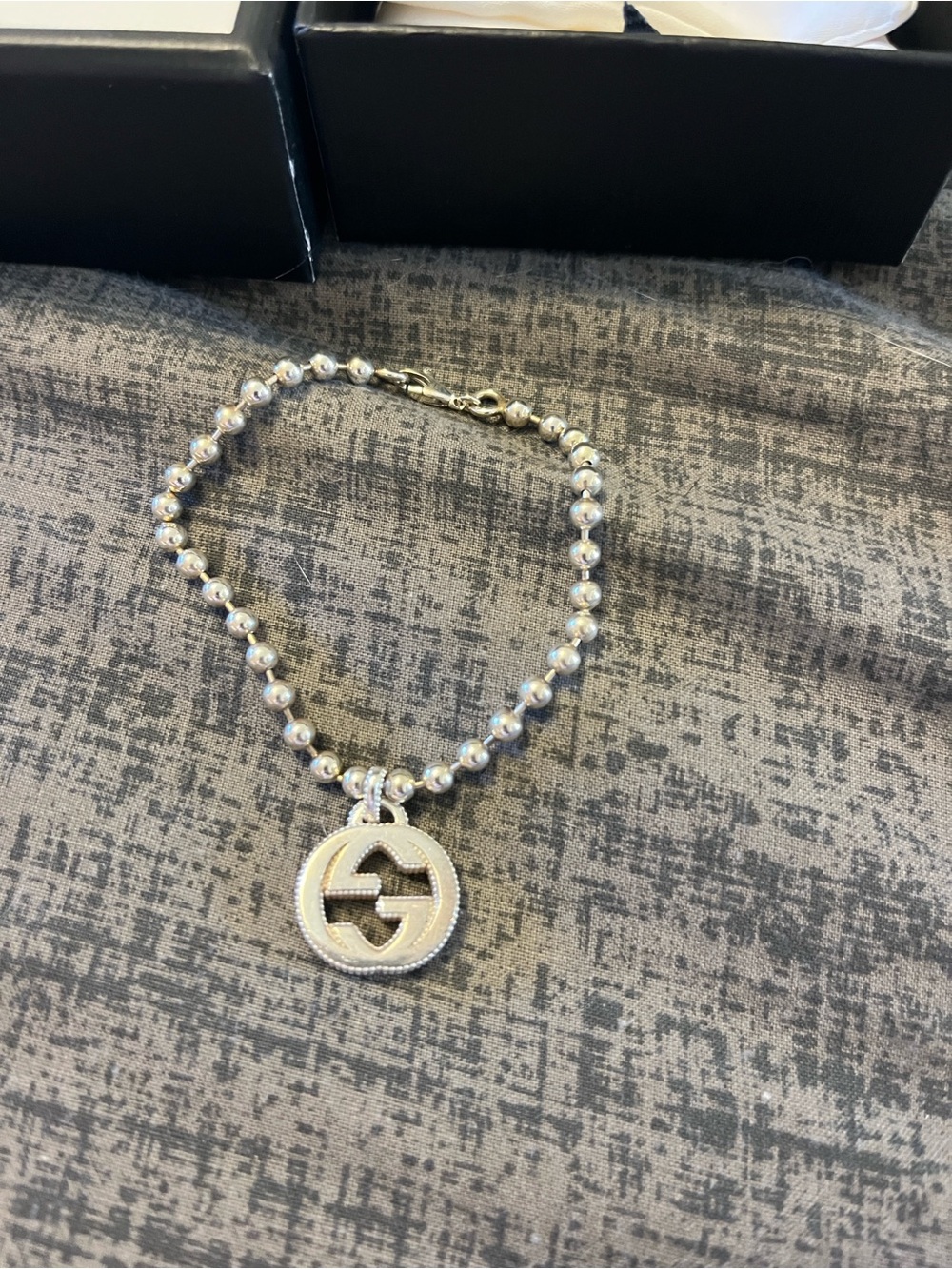 Gucci Silver Beaded Bracelet with Interlocking G Charm size 18 - Picture 3 of 9